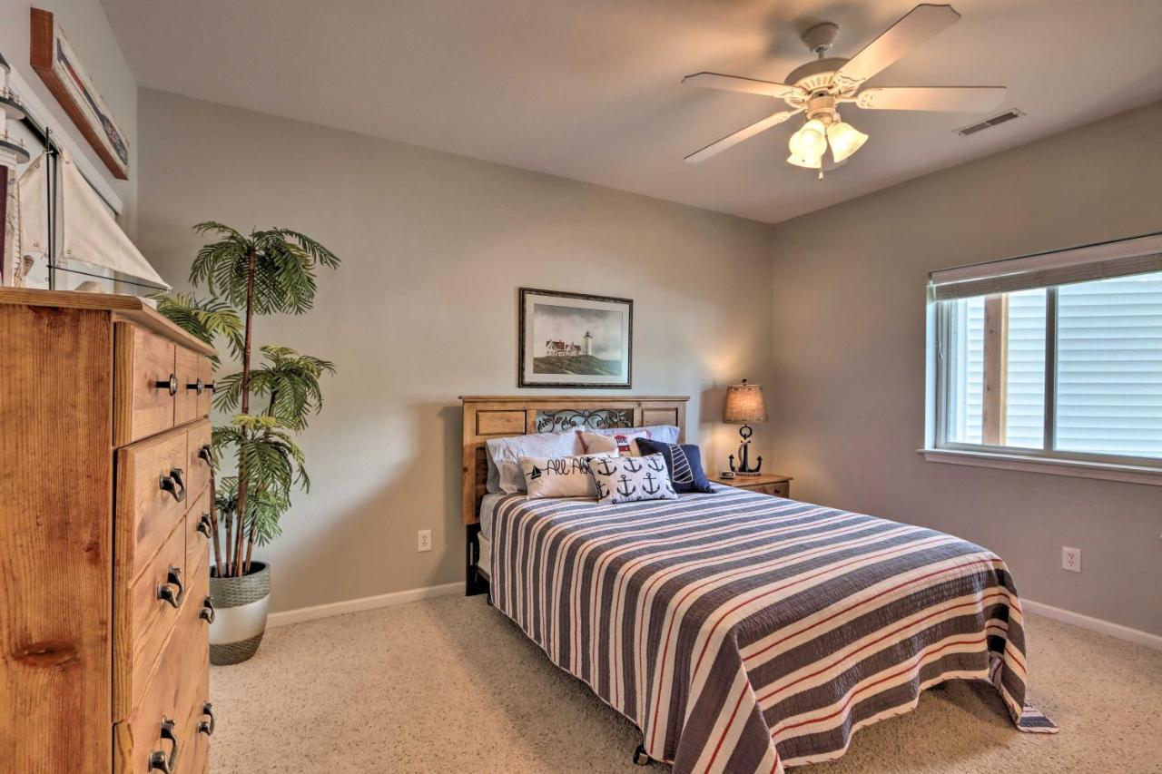 Lakefront Ozark Condo With Balcony And Seasonal Pool! Camdenton Εξωτερικό φωτογραφία