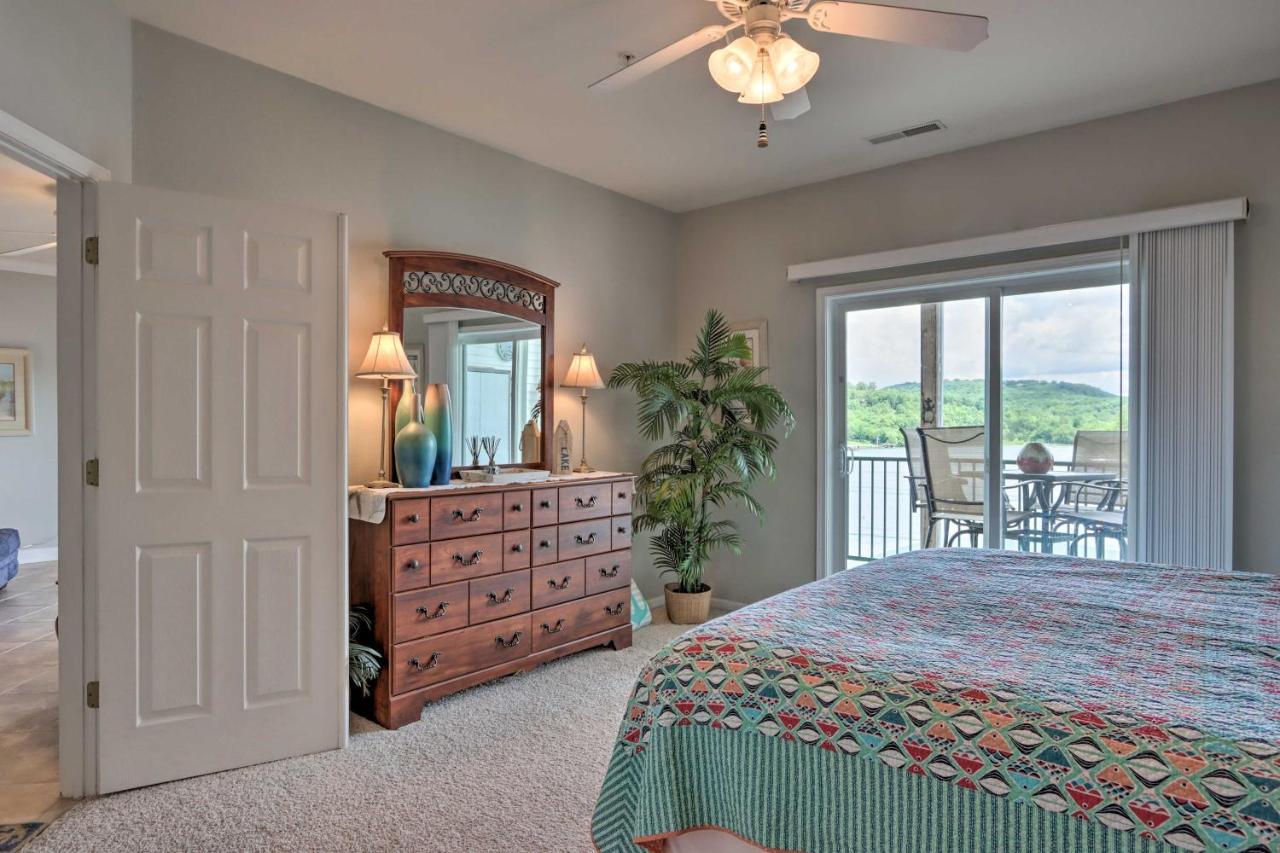 Lakefront Ozark Condo With Balcony And Seasonal Pool! Camdenton Εξωτερικό φωτογραφία