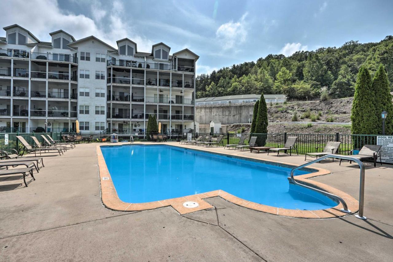 Lakefront Ozark Condo With Balcony And Seasonal Pool! Camdenton Εξωτερικό φωτογραφία